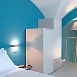 Bed and Breakfast B&bari, Via Cairoli - Le Di Aurelia 3*