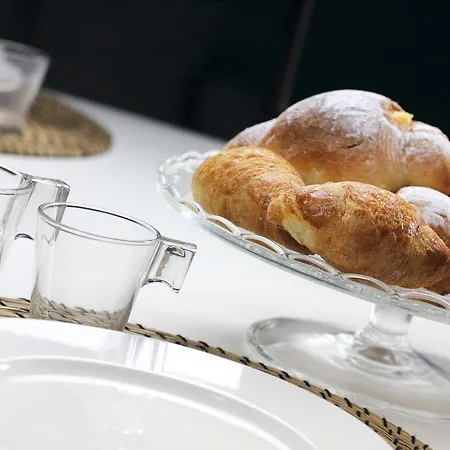 Bed & Breakfast B&bari, Via Cairoli - Le Di Aurelia 4*