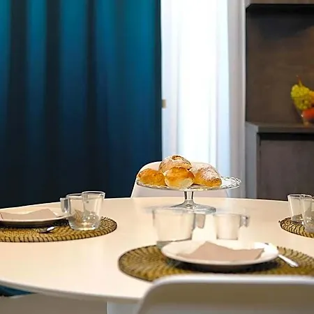 Bed & Breakfast B&bari, Via Cairoli - Le Di Aurelia 3*