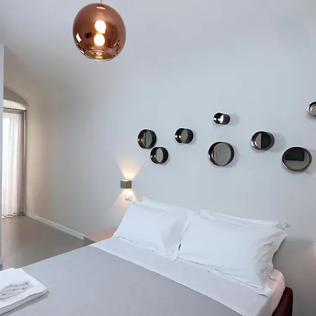 B&bari, Via Cairoli - Le Di Aurelia 3*